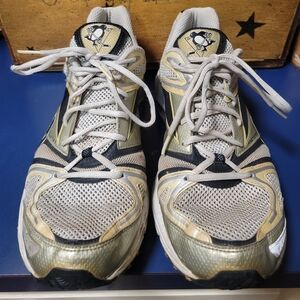 Pittsburgh Penguins 2010-2012 team issued shoes - Size 12.5 - Reebok DMX Ride